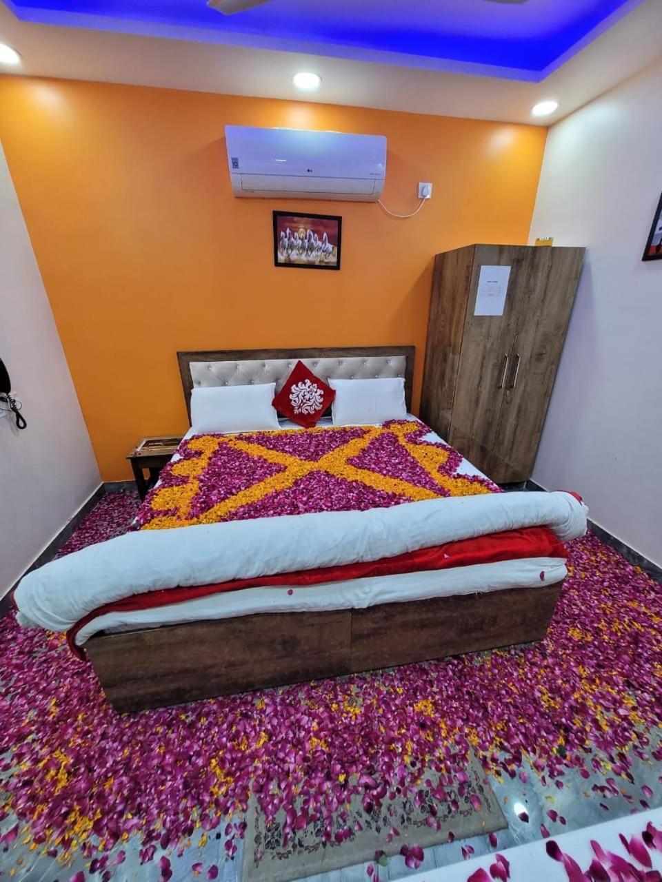 The Swiss Residency Hotel Greater Noida Exterior foto